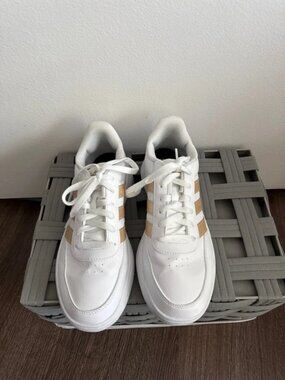 Adidas Sneakers - White & Gold